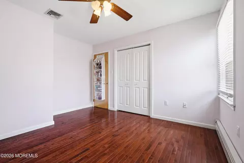 Bedroom - 514 Avon Rd, Pine Beach, NJ 08741 photo 3 of 5