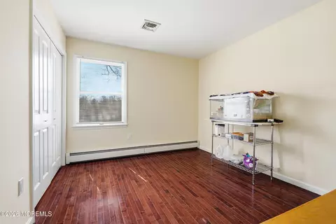 Bedroom - 514 Avon Rd, Pine Beach, NJ 08741 photo 4 of 5