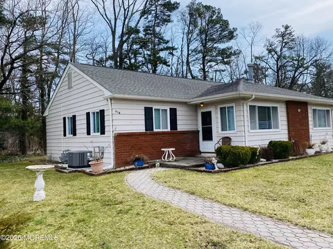 31 Pheasant St #B, Manchester, NJ 08759