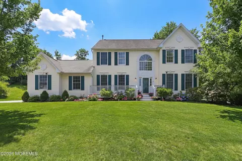 104 Hockenbury Dr, Glen Gardner, NJ 08826