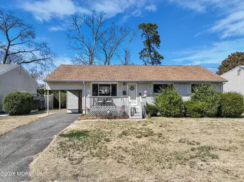 109 Crescent Dr, Brick, NJ 08724