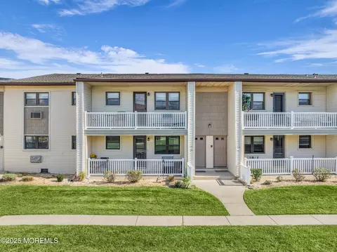 149 Wharfside Dr #705, Monmouth Beach, NJ 07750