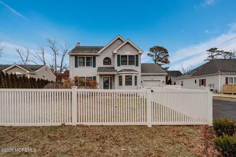 223 Serpent Ln, Manahawkin, NJ 08050
