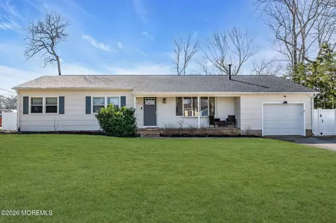 553 Vaughn Ave, Forked River, NJ 08731