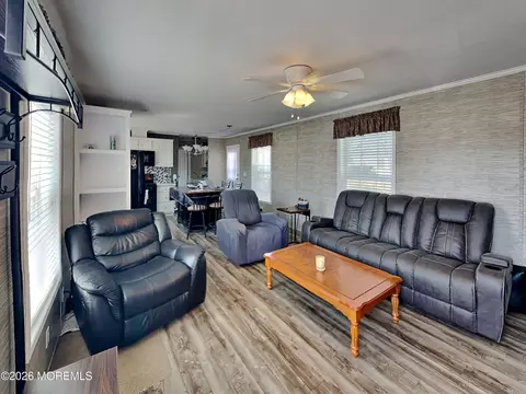 411 4th St, Jackson, NJ 08527