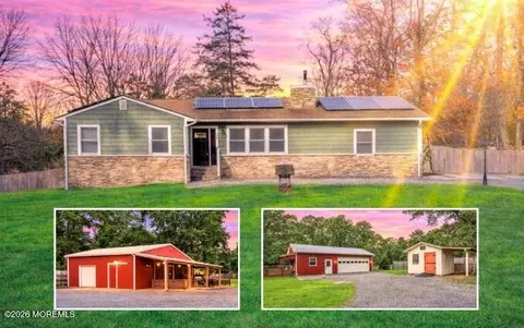 592 Whitecomb Ave, Jackson, NJ 08527