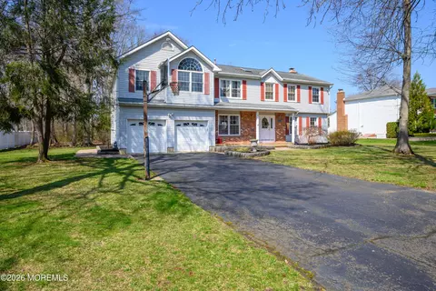 21 Jefferson Ct, Freehold, NJ 07728