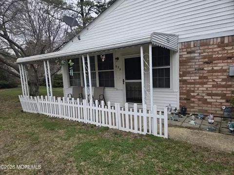 69 D Hope Rd, Whiting, NJ 08759