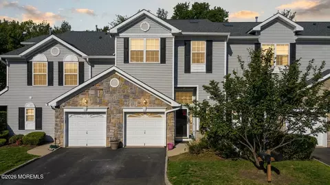 14 Linda Ct, Old Bridge, NJ 08857