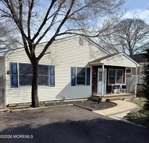 2213 Rogers Rd, Point Pleasant, NJ 08742