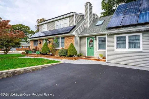 22 Queen Ann Rd, Brick, NJ 08723