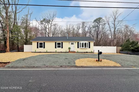 113 Lighthouse Dr, Waretown, NJ 08758