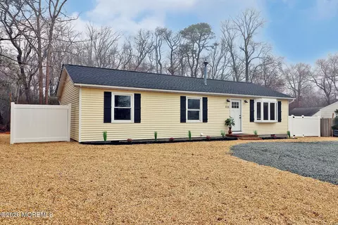113 Lighthouse Dr, Waretown, NJ 08758 photo 4