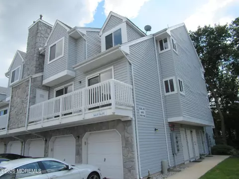 1103 Scarlet Oak Ave, Toms River, NJ 08755