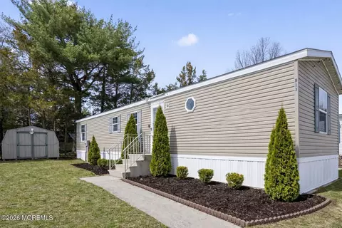 813 North St, Jackson, NJ 08527