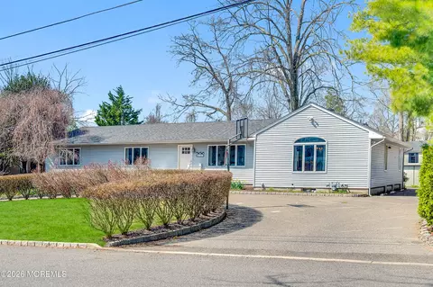 203 Gilford Ave, Island Heights, NJ 08732