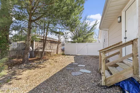 Exterior - 214 Davis Ave, Forked River, NJ 08731 photo 2 of 5