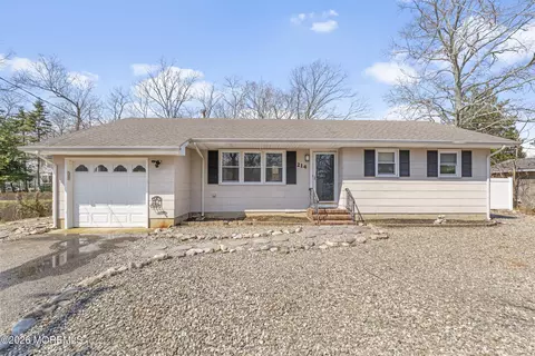 214 Davis Ave, Forked River, NJ 08731