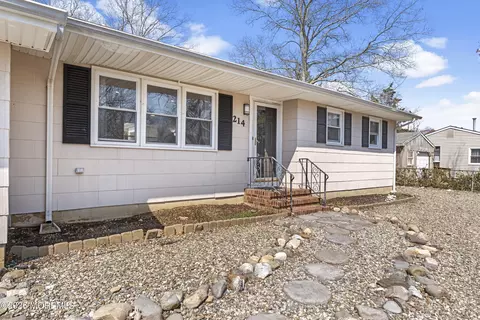 Exterior - 214 Davis Ave, Forked River, NJ 08731 photo 1 of 5