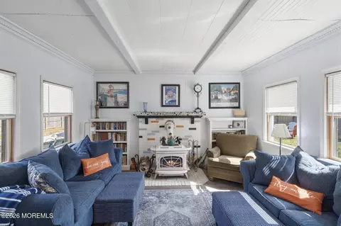 Living - 110 Pineway Dr, Forked River, NJ 08731 photo 2 of 3