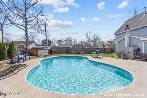 Exterior - 110 Pineway Dr, Forked River, NJ 08731 photo 7 of 8