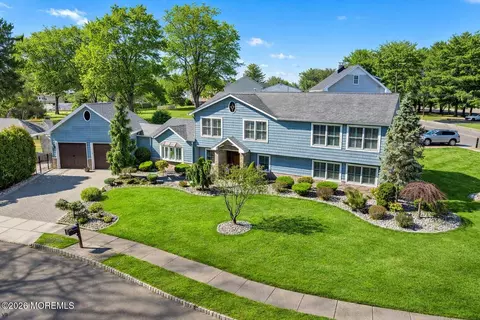 2 Annette Rd, Fairfield, NJ 07004