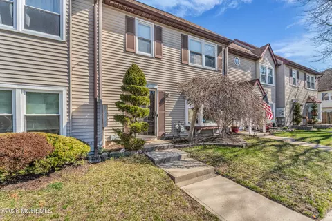 30 Forge Ct, Jackson, NJ 08527