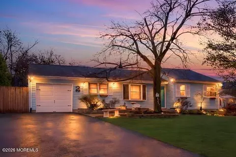 2 Blair Rd, Kendall Park, NJ 08824