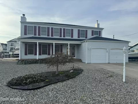 816 Bowline Dr, Forked River, NJ 08731