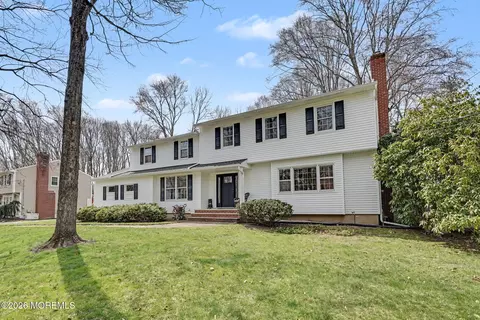 49 Hampton Dr, Freehold, NJ 07728