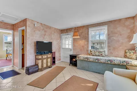 Living - 488 Mohawk Dr, Brick, NJ 08723 photo 1 of 2