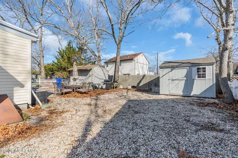 Exterior - 488 Mohawk Dr, Brick, NJ 08723 photo 2 of 10
