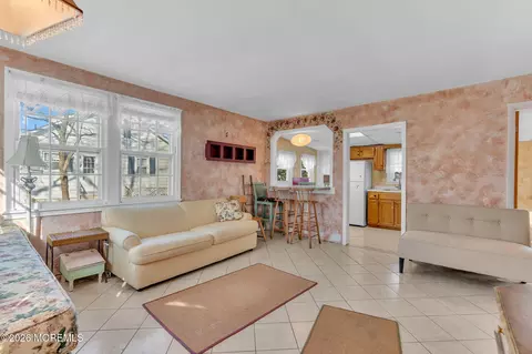 Living - 488 Mohawk Dr, Brick, NJ 08723 photo 2 of 2