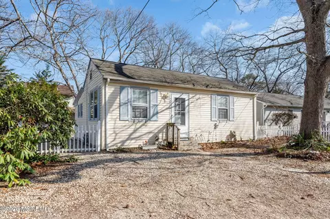 Exterior - 488 Mohawk Dr, Brick, NJ 08723 photo 10 of 10