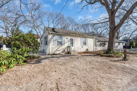 Exterior - 488 Mohawk Dr, Brick, NJ 08723 photo 7 of 10