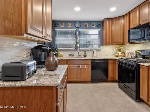 401 Daffodil Dr #401, Jackson, NJ 08527