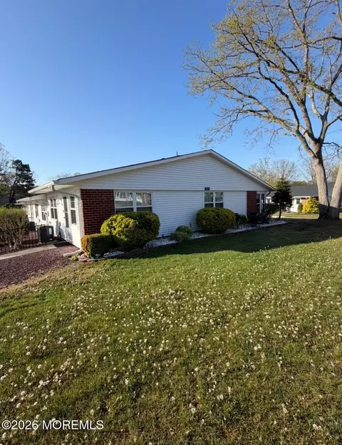874 Balmoral Ct # A, Lakewood, NJ 08701