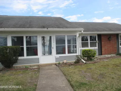 396 Chesterfield Ct # B, Lakewood, NJ 08701