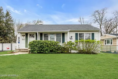 9 Robertsville Rd, Freehold, NJ 07728