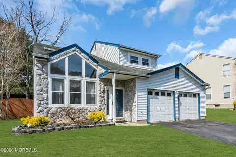 73 Heritage Dr, Howell, NJ 07731