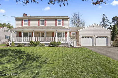 9 Traymore Rd, Freehold, NJ 07728