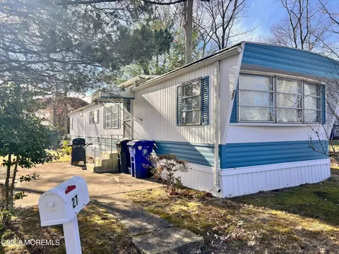 2300 Massachusetts Ave #27, Toms River, NJ 08755