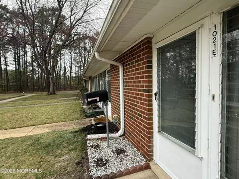 1021 Aberdeen Dr #E, Lakewood, NJ 08701