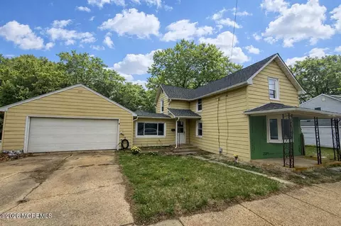 17 Maple Ave, New Egypt, NJ 08533