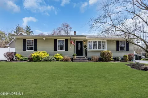 7 Chestnut Dr, Jackson, NJ 08527