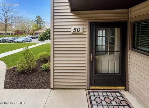 50 Hancock Ct, Red Bank, NJ 07701