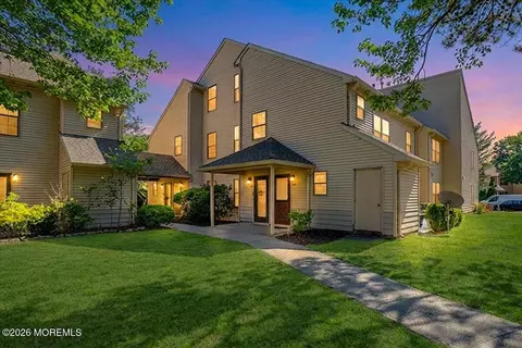 402 Daisy Ct, Jackson, NJ 08527