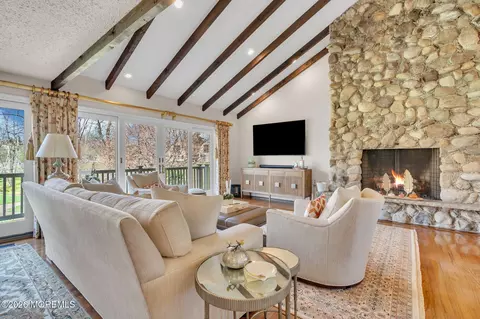 Living - 2 Alyce Ln, Rumson, NJ 07760 photo 1 of 2