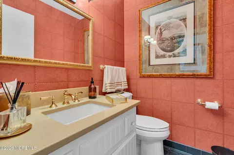 Bath - 2 Alyce Ln, Rumson, NJ 07760 photo 1 of 3