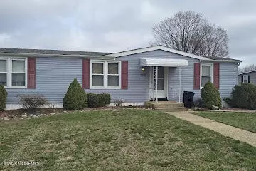 505 Rosalind Rd, Freehold, NJ 07728